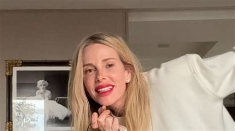 Alessia Marcuzzi Posa Allo Specchio Con Il Bikini Gioiello Di Super Tendenza Che Sexy