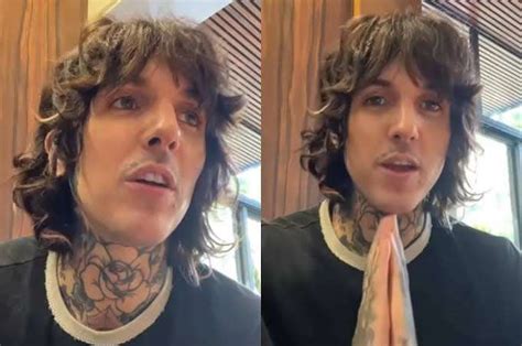 Oliver Sykes Vokalis Bmth Batalkan Konser Day Di Jakarta Berita