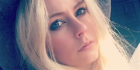 FAPPENING Avril Lavigne Nude Leaked Photos Leaked Pie