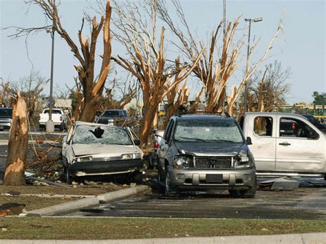 G Novo Tornado Atinge Oklahoma City Nos Eua E Deixa Ao Menos