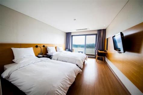 11 Best Hotels in Jinju-si, South Korea