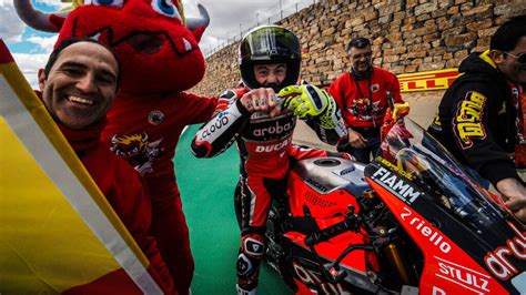 Ducati Juga Berjaya Di World Superbike Kulit Bundar