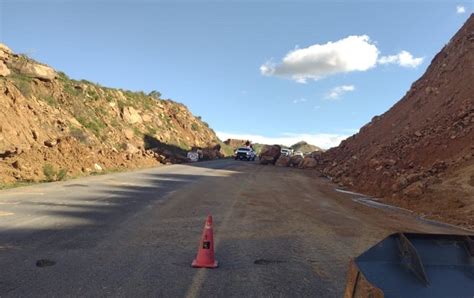 Seguir Sict Con Remoci N De Rocas Por Derrumbe En Carretera