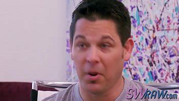 Une fête sauvage pour ces échangistes coquins avec des boissons et du sexe partout XVIDEOS