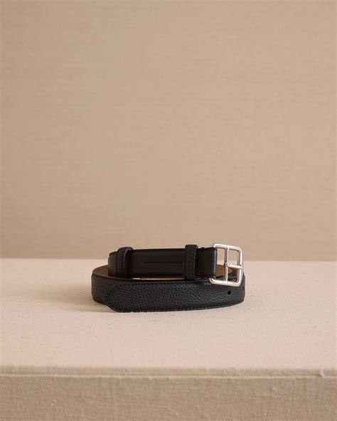 Mark Cross reflects a rich heritage of American luxury lifestyle.