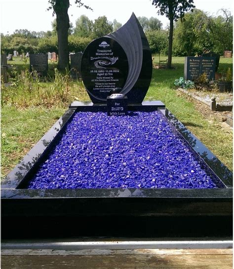 Modern Granite Headstone Quality Headstones And Memorials At Wt Drage And Sons Affordable Prices