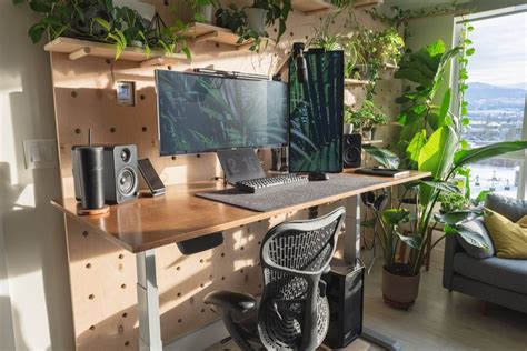 13 Pegboard Desk Setup Ideas For Your Home Office