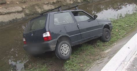 G1 Motorista Dorme No Volante E Carro Cai Dentro Do Canal Em Santos