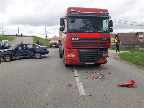 FOTO Șofer din Alba implicat în ACCIDENT rutier la Târgu Jiu Două