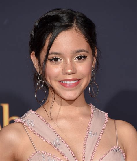 15 Jenna Ortega Hairstyles for a Bold And Edgy Hair Makeover | PINKVILLA