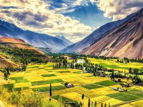 Chitral Valley Overland tour | Pakistan | 10Adventures.com