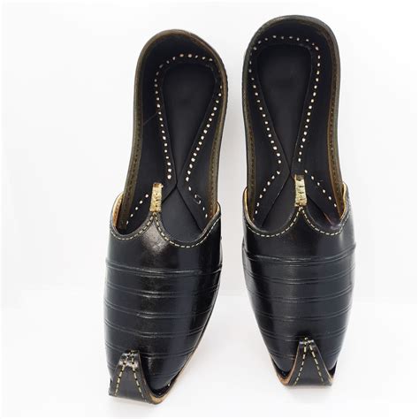 Buy Online Grunt Black Leather Mojaris For Men Indifeels