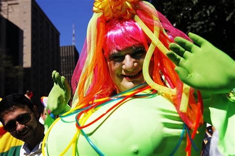Fotos Qual é a melhor fantasia da Parada Gay de São Paulo 2014 Vote 04 05 2014 UOL Notícias