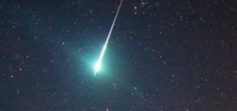 Ultim Ora Spettacolare Scia Luminosa Nei Cieli Italiani Bolide