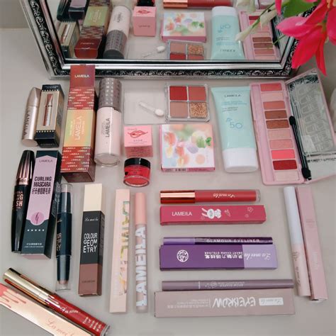 Jual HOT PROMO BELI 2 GRTIS 1 LAMEILA SET MAKE UP LENGKAP ISI 16 PRODUK TERMURAH SET MAKEUP