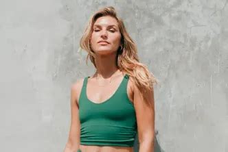 Hot Sexy AI Generated Bikini Models IFoto