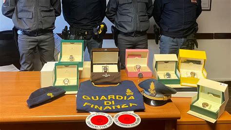 Contrabbando Di Orologi Di Lusso Dalla Svizzera Sequestrati 7 Rolex E