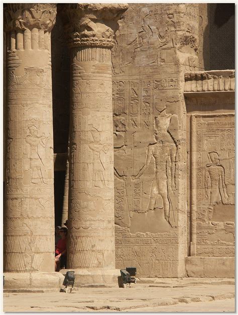 Temple of Horus at Edfu, Egypt. Click for details. | Egitto