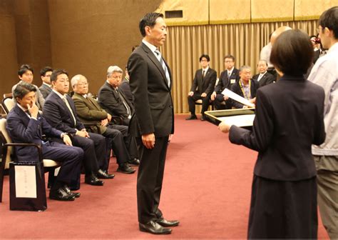 衆院選 小選挙区当選者に証書付与 神奈川区 タウンニュース