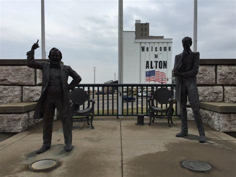 Abraham Lincoln and Stephen Douglas Statue - Alton, Illinois