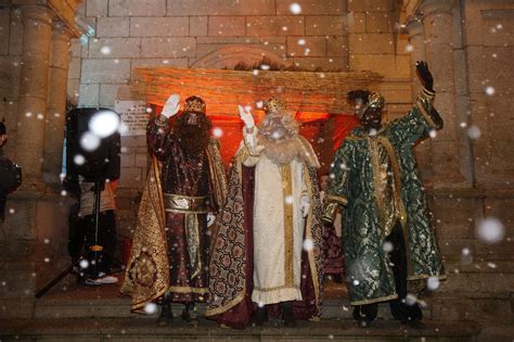 Los Reyes Magos Reparten Ilusi N Por Todo Ourense