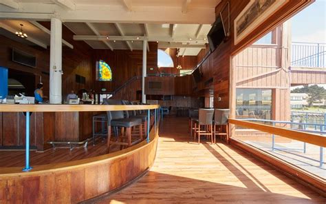 Best Pictures of Eve's Waterfront Restaurant in Oakland | UrbanDaddy ...