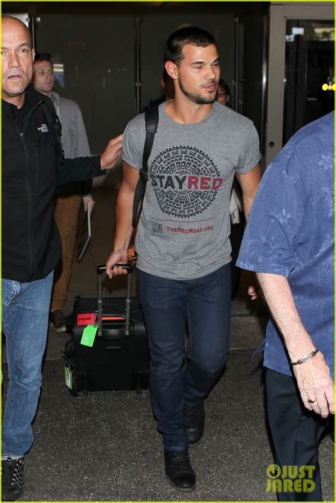 Photo: taylor lautner shows support for native american culture 06 | Photo 3425109 | Just Jared ...