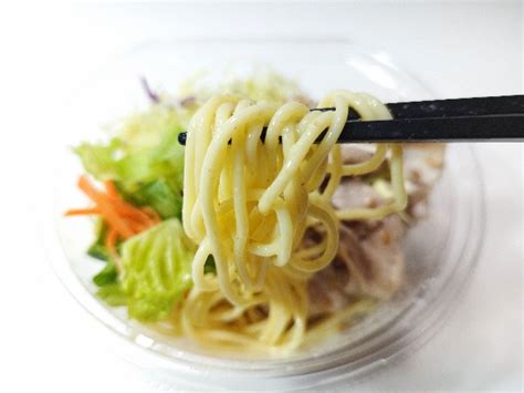 【2024最新】たんぱく質が摂れる！豚しゃぶのパスタサラダ【ファミリーマート】美味しいです いぬきちのコンビニ飯