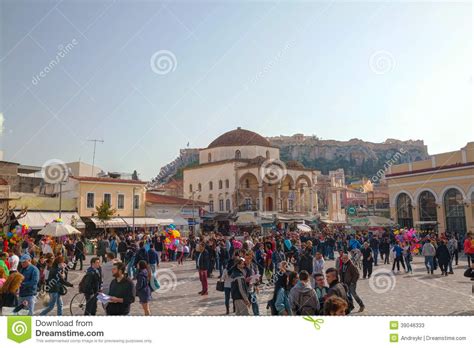 Cuadrado De Monastiraki En Atenas Grecia Foto De Archivo Editorial