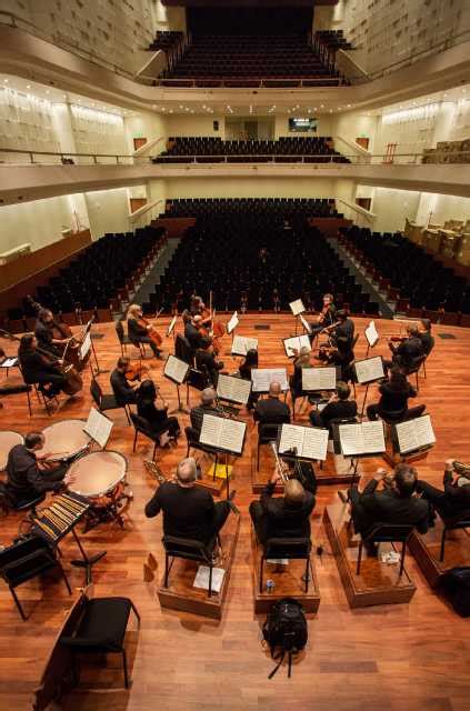 SPCO onstage at the new Ordway Concert Hall | MNopedia