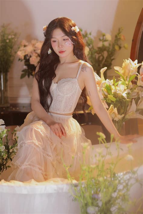 Hot Girl U Ki M Khoe Nh G I C M N Sinh Nh T Th Thao Znews Vn