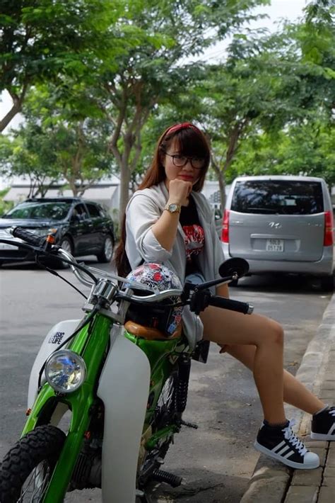 Hot girl cùng xe cub độ 2banh vn