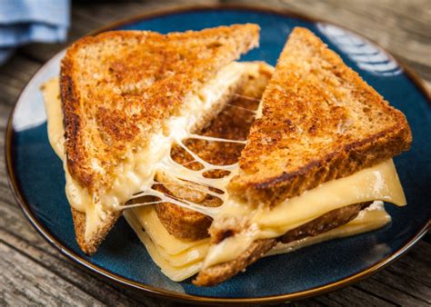 Ooey Gooey Grilled Cheese