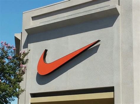 Nike Orange | Orange, Nike, Nike logo