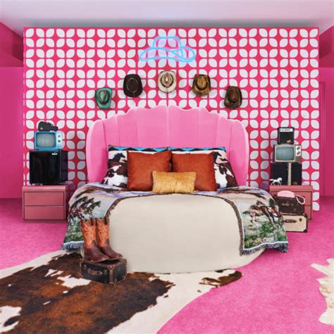 Top 5 room decor ideas will turn your interior into a Barbiecore fantasy