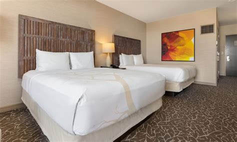 Rooms & Suites | Hilton La Jolla Torrey Pines