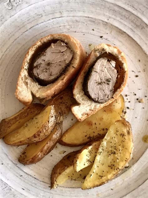 Filetto Di Maiale In Crosta Di Pane Con Patate Pane Zucchero Pane