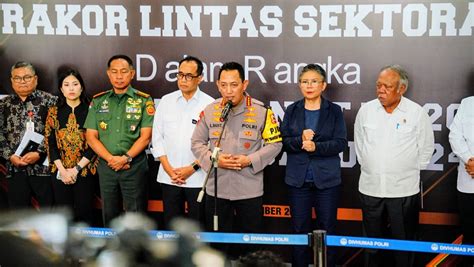 Kapolri Komitmen Amankan Nataru Pastikan Pelayanan Terbaik Untuk Warga