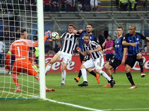 Inter Juventus Molto Sta Nel Gol Di Higuain E Molto Nel Rosso A Vecino