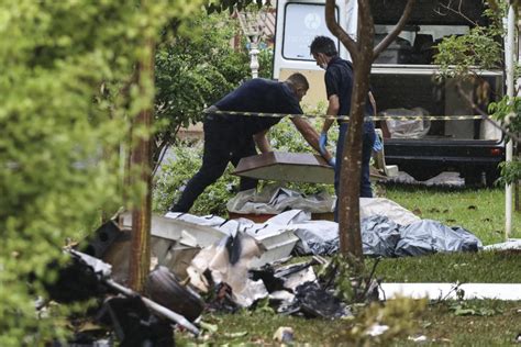 Cinco Muertos Al Caer Una Avioneta En Un área Residencial En Brasil