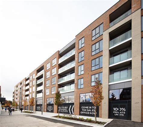 East Grinstead Apartments - Queens Walk (Ad) - Georgina Burnett