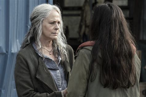 'The Walking Dead' Delivers a Shocking Change From the Comics in 'A New ...