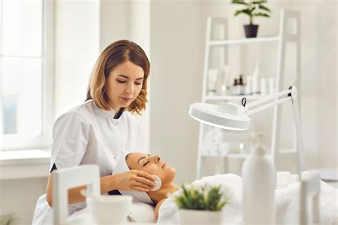 esthetician  beginners guide    esthitician