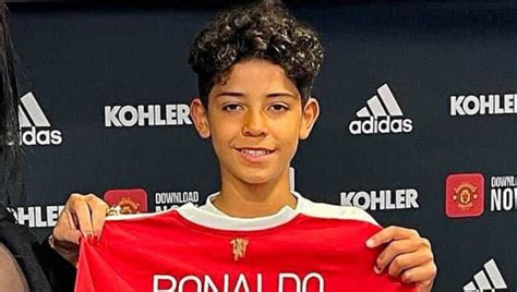 Oficial Cristiano Ronaldo Jr Firma Su Primer Contrato Como Jugador