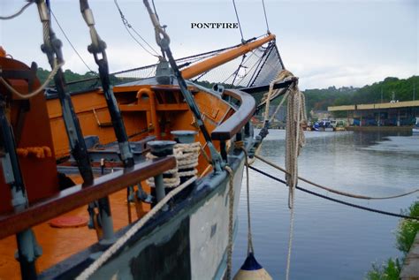 La Boudeuse Trois M Ts Go Lette Dans Le Port Du L Gu Sa Flickr