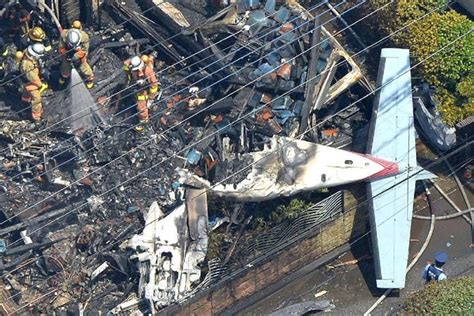 小型機が住宅地に墜落、3人死亡 東京・調布 読んで見フォト 産経フォト