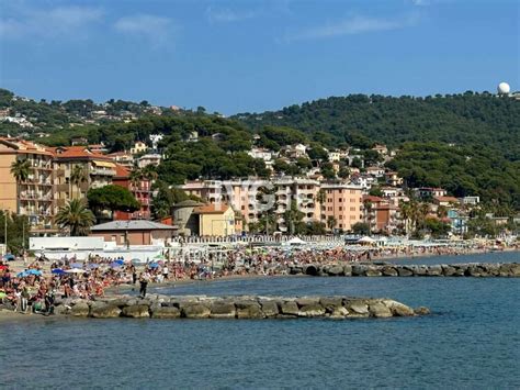 L Estate Che Non Finisce Mai Caldo Record In Autunno Con Spiagge