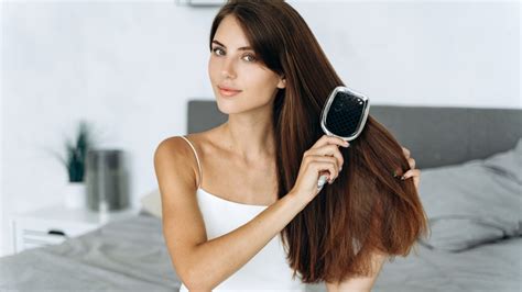 Your Ultimate Guide To Brushing Your Hair Type The Right Way