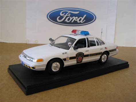 Ford Crown Victoria State Police Car Illinois Cop -- Plastic Model Car ...