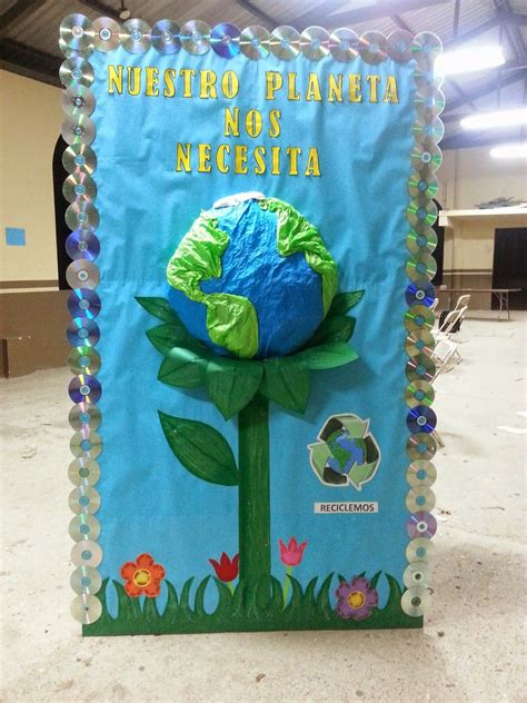 Mural Con Material Reciclado Buscar Con Google Earth Day Crafts